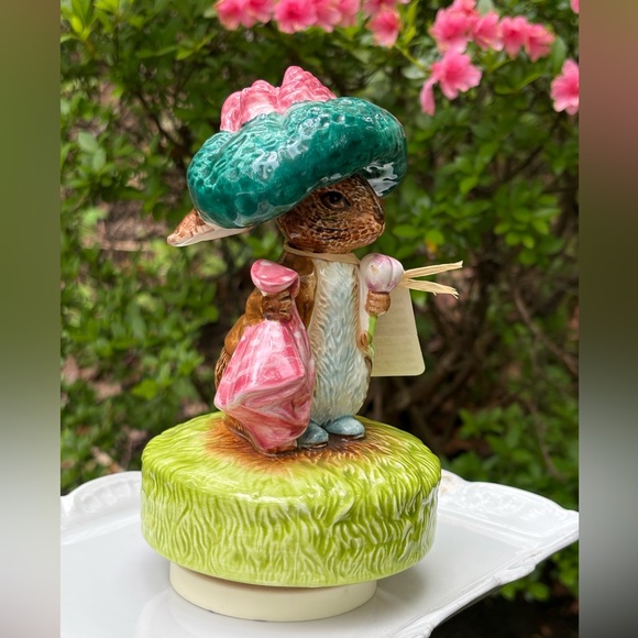 Vintage Peter Rabbit Musical - Picture 4 of 7